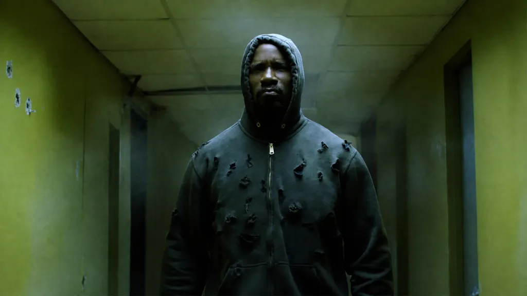 Mike Colter como Luke Cage na série da Netflix