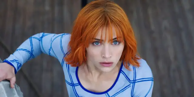Emily Rudd, de One Piece, estrelará Predadores Assassinos 2