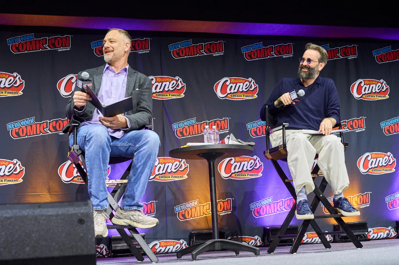 Painel de Dragon Ball Super na New York Comic Con com personagens